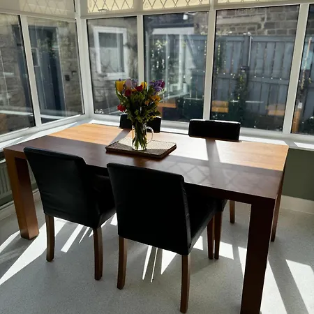 Apartament Courtyard Mews - 2 Large En Bedrooms, Garden - *