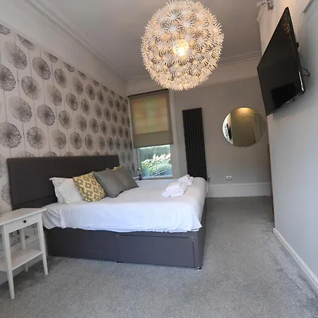 Courtyard Mews - 2 Large En Bedrooms, Garden - Appartement