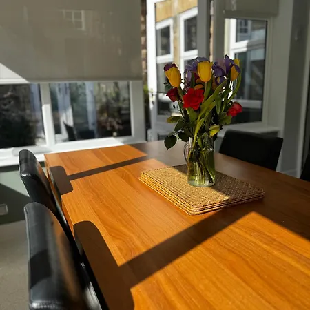 Courtyard Mews - 2 Large En Bedrooms, Garden - * Harrogate