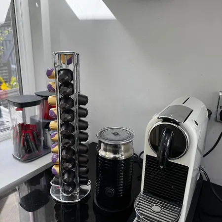 아파트 Courtyard Mews - 2 Large En Bedrooms, Garden -