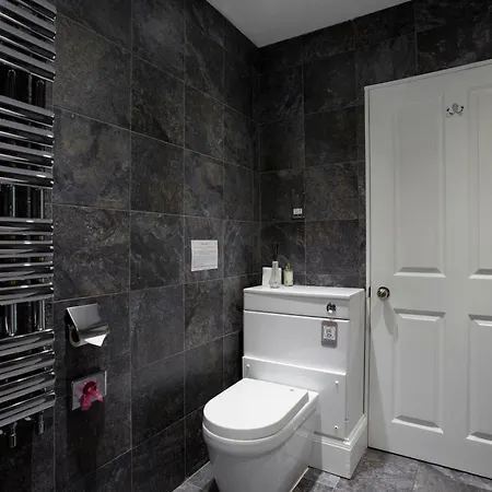 公寓 Courtyard Mews - 2 Large En Bedrooms, Garden - *